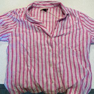 Universal Thread Co. Size M pink and white striped botton down shirt